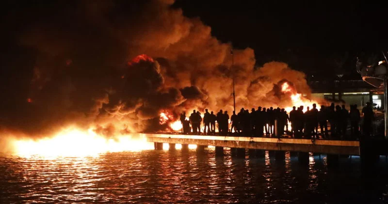 Bodrum da marinadaki 5 motoryatta yangın