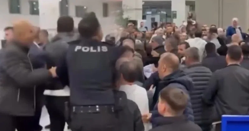 Umreciler Havalimanında birbirine girdi! Polis müdahale etti Sözcü Gazetesi