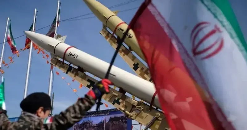 İran ın misillemesinde Tel Aviv yakınlarındaki 4 bölgeye füze parçaları düştü Ortadoğu Haberleri