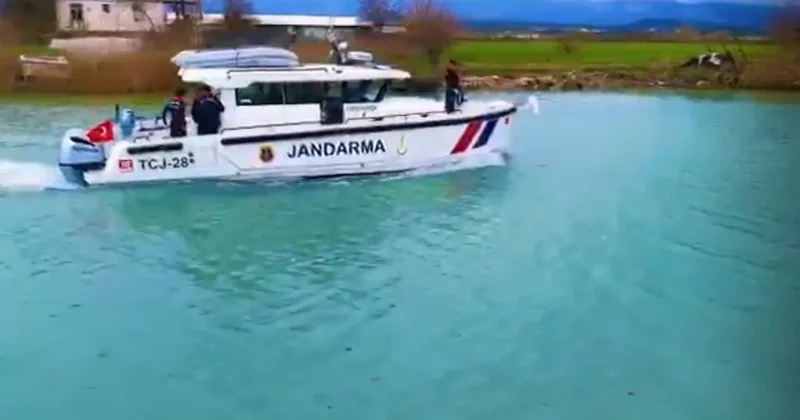 Manavgat’ta jandarmadan deniz ve ırmakta bayram mesaisi
