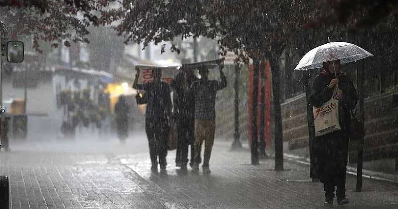 Valilikler peş peşe açıkladı! Kuvvetli yağış geliyor