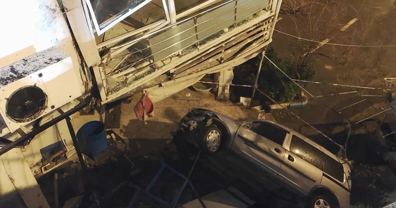 Kontrolden çıkan otomobil 5 metre yükseklikten düştü: 1 i ağır, 2 yaralı Sözcü Gazetesi