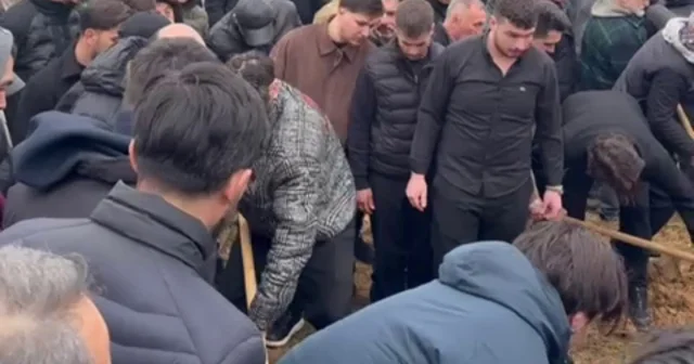 Öldürülen futbolcu Kaan Kundakçı, Sakarya da toprağa verildi Sakarya Haberleri