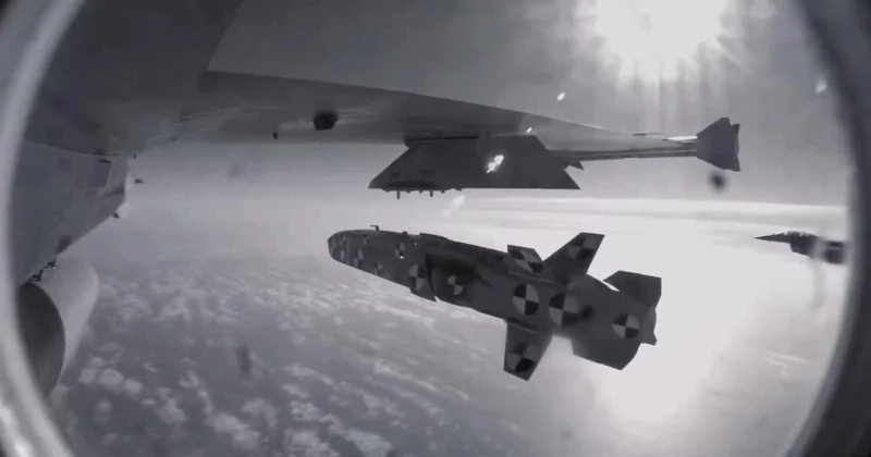 Milli seyir füzesi SOM J canlı harp başlığıyla hedefini tam isabetle vurdu