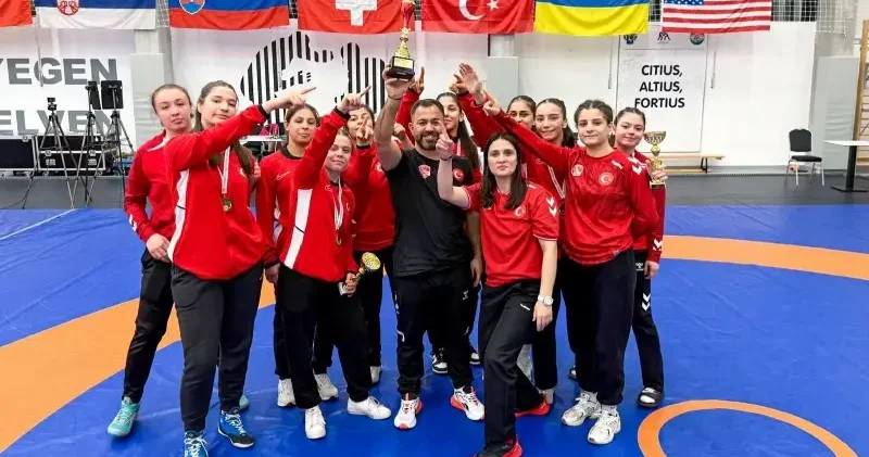 20 Yaş Altı Kadın Güreş Milli Takımı Macaristan’da şampiyon oldu Güreş Haberleri