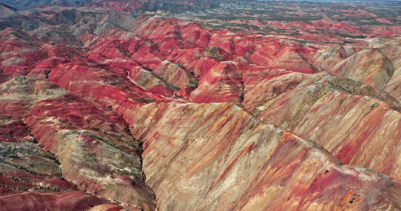 Iğdır daki Gökkuşağı Tepeleri nde ilkbahar güzelliği