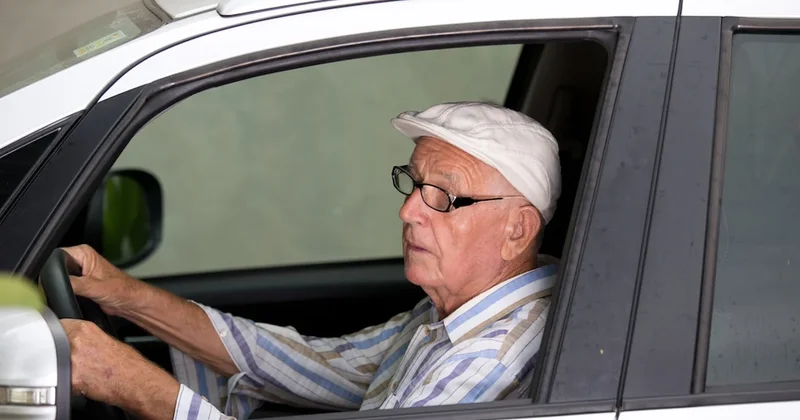 Ehliyeti olanlar dikkat: Bu yaşı geçenler için 90 günlük süre başladı Sözcü Gazetesi