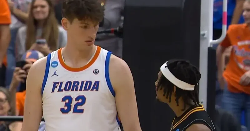 Boyu ayrı yaşı ayrı olay! 2.03 lük rakibi yanında cüce gibi kalıyor