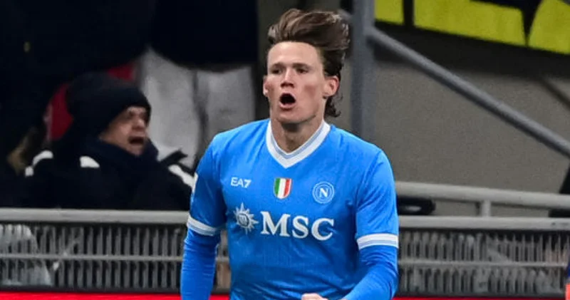 Cagliari: 0 Napoli: 1 MAÇ SONUCU (McTominay attı Napoli kazandı) Futbol Haberleri