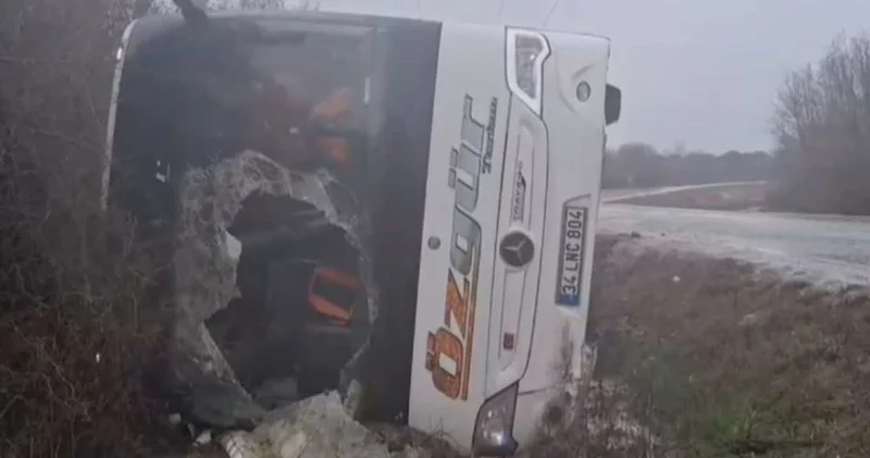 Çatalca da polisleri taşıyan araç devrildi: Yaralılar var