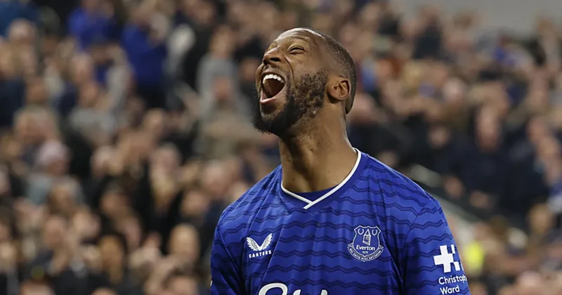 Everton, Chelsea’yi 3 golle devirdi!