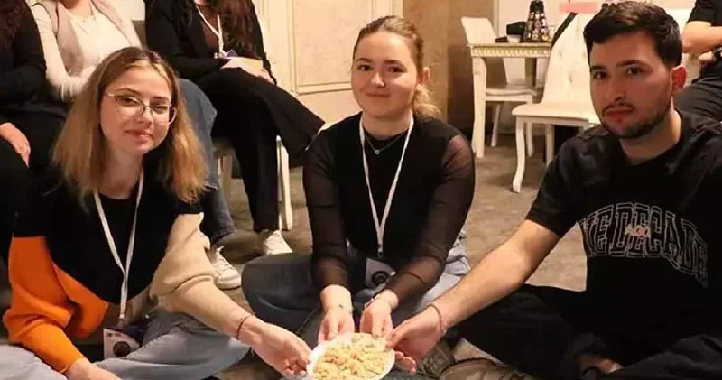 Erasmus öğrencileri Kayseri mutfağıyla tanıştı: Mantı açtılar