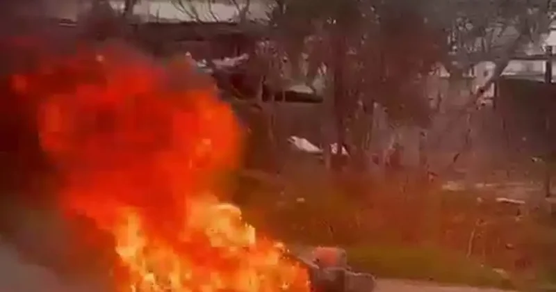 Seyir halindeki motosiklet yandı