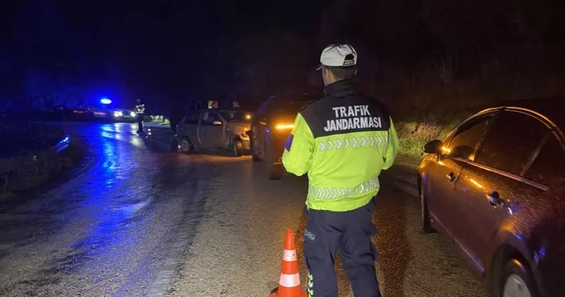 Bursa da iki otomobil çarpıştı: 1 kişi yaralandı, 11 aylık bebek faciadan döndü