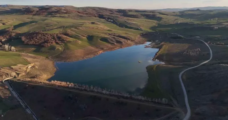 Göletin su seviyesi arttı, üreticilerin yüzü güldü