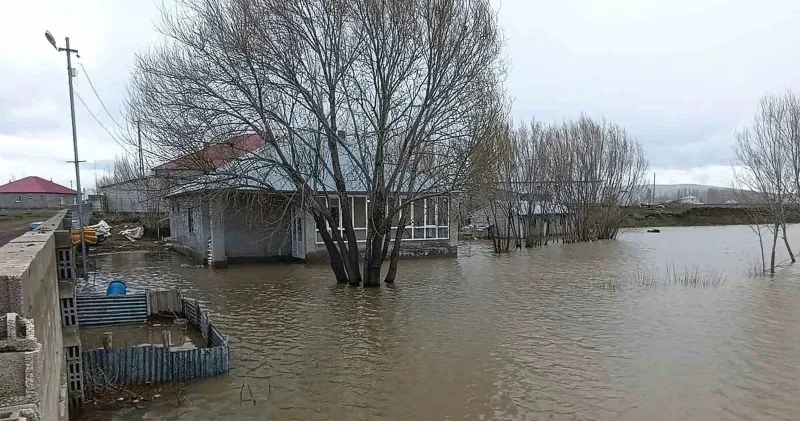 Patnos’ta sağanak taşkına neden oldu: Evleri su bastı Gündem Haberleri