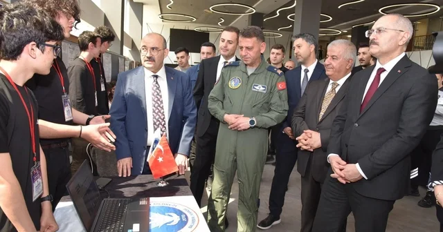 Bilimin kalbi Balıkesir de attı: Bilim Fuarı yoğun katılımla açıldı Balıkesir Haberleri