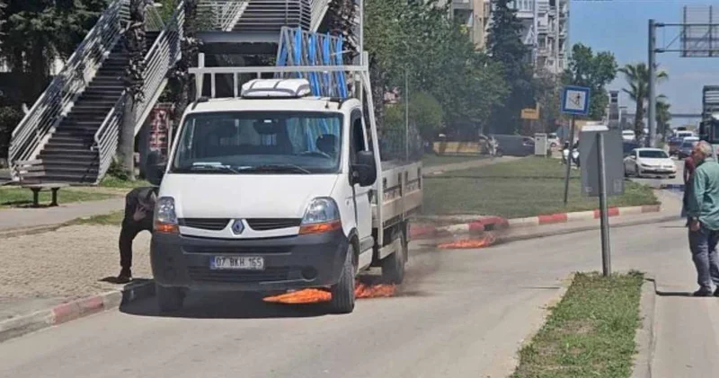Benzin kaçağı faciaya dönüşüyordu! Yoldan geçen sürücüler müdahale etti