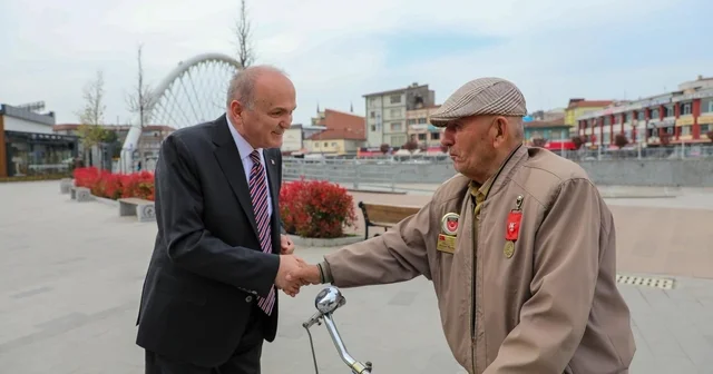 Başkan Özlü sahada vatandaşın talep ve sorunlarını yerinde dinliyor Düzce Haberleri