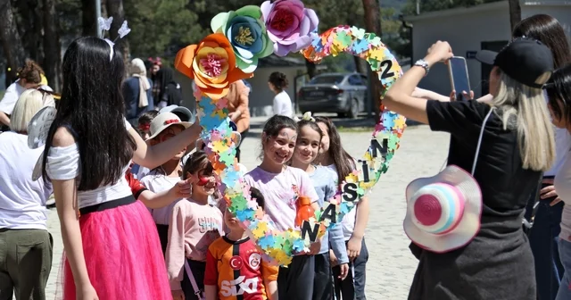 Bursa da çocuklar patili dostlarla buluştu Bursa Haberleri