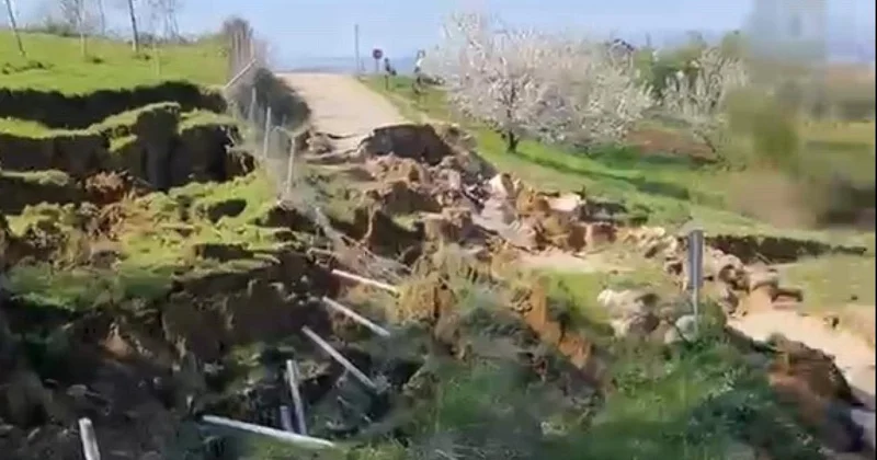 Bursa’da toprak kayması: Yol kapandı