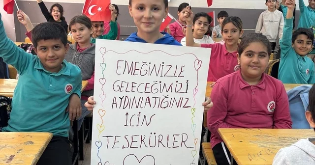 Siirt te öğrencilerden öğretmenlere sıcak karşılama Siirt Haberleri
