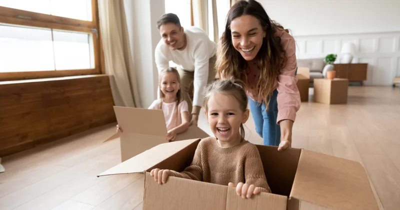 Çocuklarınızı evde ekrandan uzak tutmak mümkün: Aile içi iletişimi güçlendirecek aktivite önerileri!