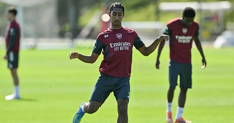 Arsenal den 16 yaşındaki Marli Salmon a sözleşme!