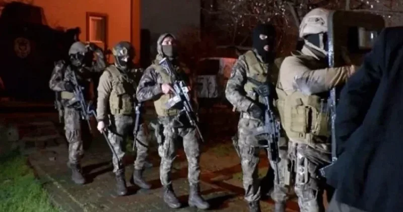 İstanbul un yedi ilçesinde 26 adrese eş zamanlı operasyon İstanbul Haberleri