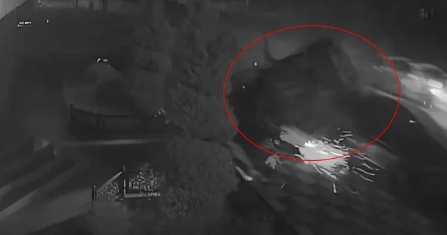 İki aracın yarış iddiası feci kazayla son buldu: 1 kişi yaralandı, 3 araç hasar gördü Feci kaza anları kamerada Gaziantep Haberleri