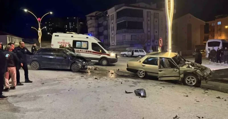 Emet’te iki araç çarpıştı: 2 yaralı