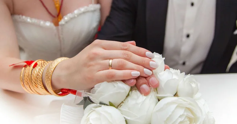 Gaziantep te bir çift, düğüne gelemeyecek olanlar için davetiyeye IBAN koydu