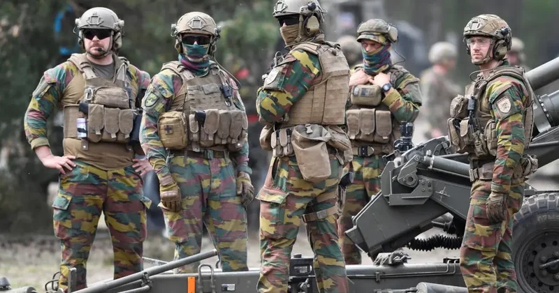 Almanya da kritik askerlik kararı! 70 e çıkarılması önerildi