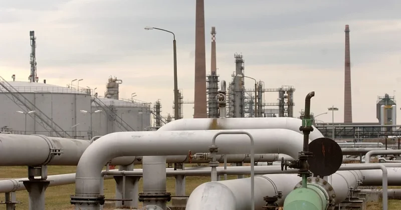 Almanlar endişeli: Rusya petrolü kesiyor Sözcü Gazetesi