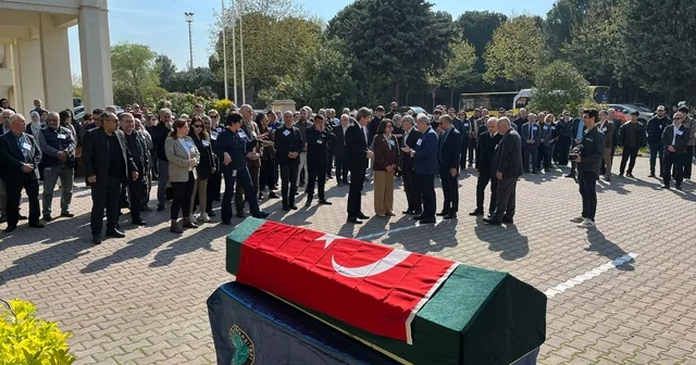 Akademisyen Doğan Yavaş, fakültesi önünden dualarla uğurlandı Bursa Haberleri