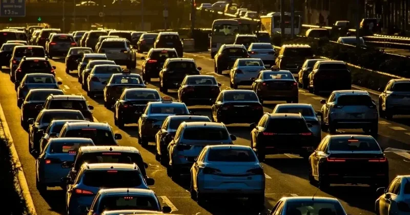 Adana da trafikteki ihlalleri sivil ekiplerce belirlenen 60 sürücüye para cezası kesildi Adana Haberleri