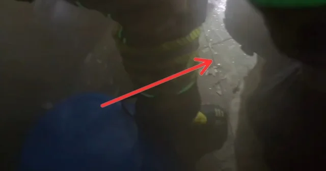 İş yerindeki yangında dumandan bayılan kişiyi itfaiye kurtardı; o anlar kask kamerasında Diyarbakır Haberleri