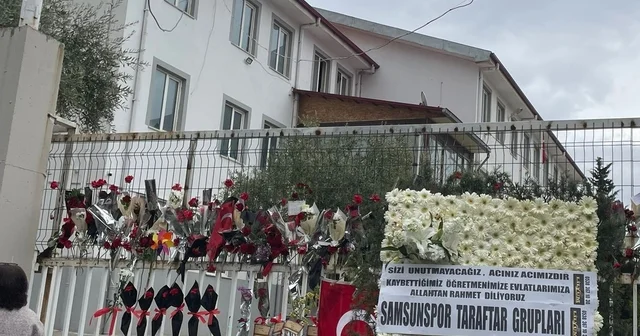 Samsunspor Taraftar Grupları, Ayser Çalık Ortaokulu na çelenk bıraktı Samsun Haberleri