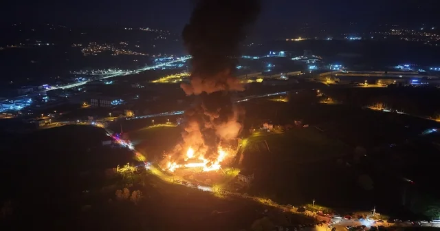 Samsun da muz deposu yangını havadan görüntülendi Samsun Haberleri