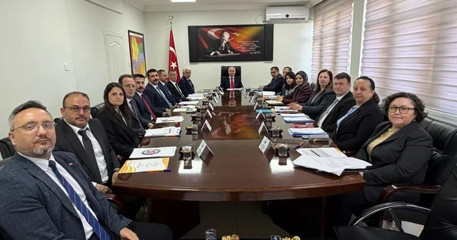 Vali Turan: Sosyal devlet anlayışının en önemli unsurlarından biri ihtiyaç sahibi vatandaşlara zamanında ulaştırılan mekanizmalardır Kırklareli, Vakıf Performans Karneleri toplantısı Kırklareli Haberleri