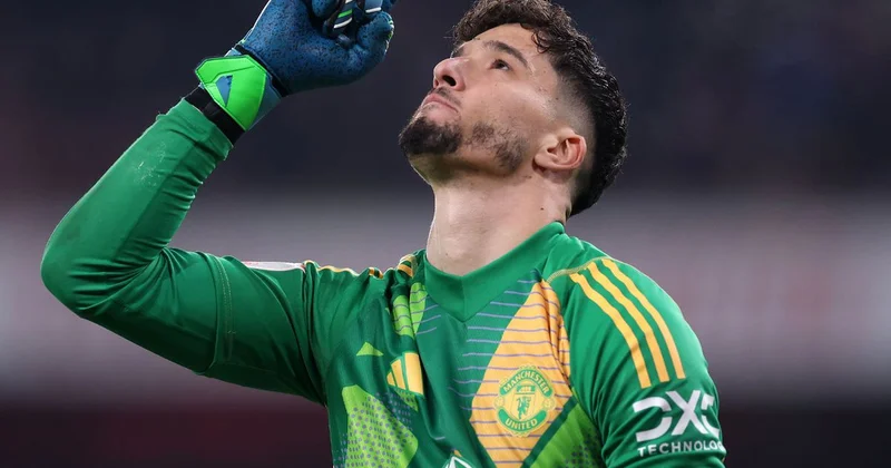 Altay Bayındır a Beşiktaş ın ardından talip olan bir diğer İstanbul devi açıklandı