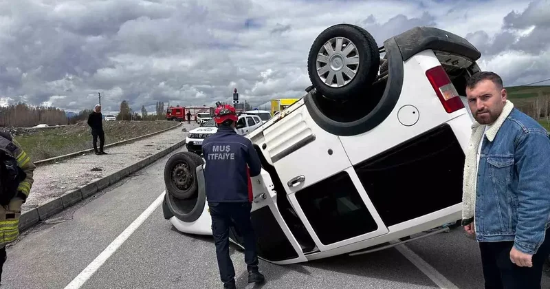 Muş’ta hafif ticari araç takla attı
