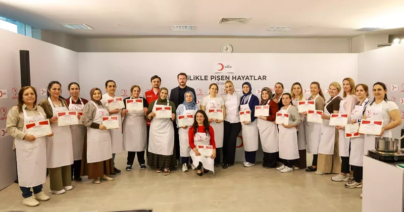 Şef Danilo Zanna depremzede kadınlarla aynı mutfakta buluştu