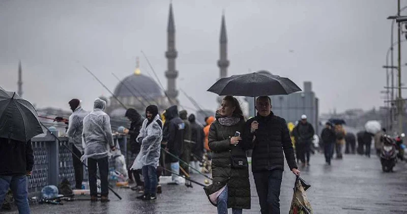 Valilik tedbirli olun dedi: İstanbul da kuvvetli yağış için saat verildi