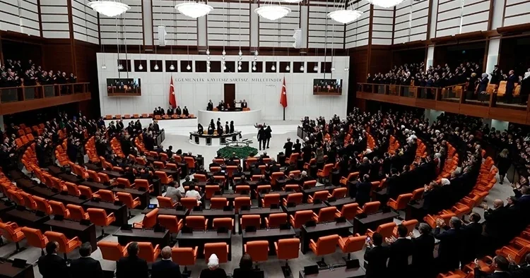 Meclis te okul saldırıları için önemli karar