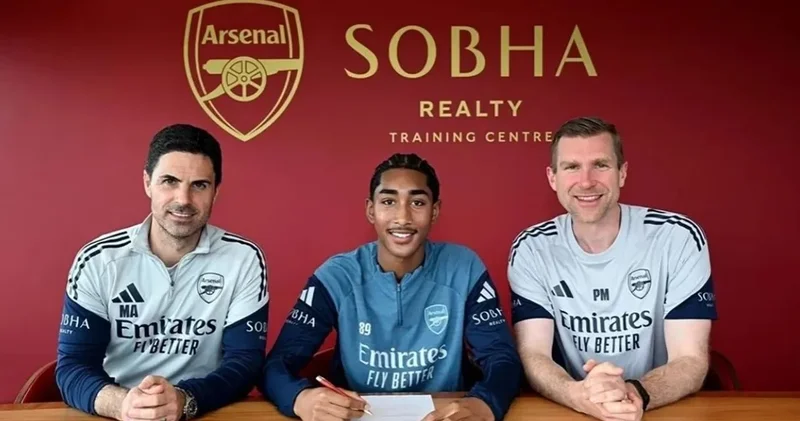 16 yaşında Arsenal e imza attı