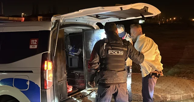 Dur ihtarına uymayan sürücü otomobiliyle kaldırıma çarpınca yakalandı Kayseri Haberleri