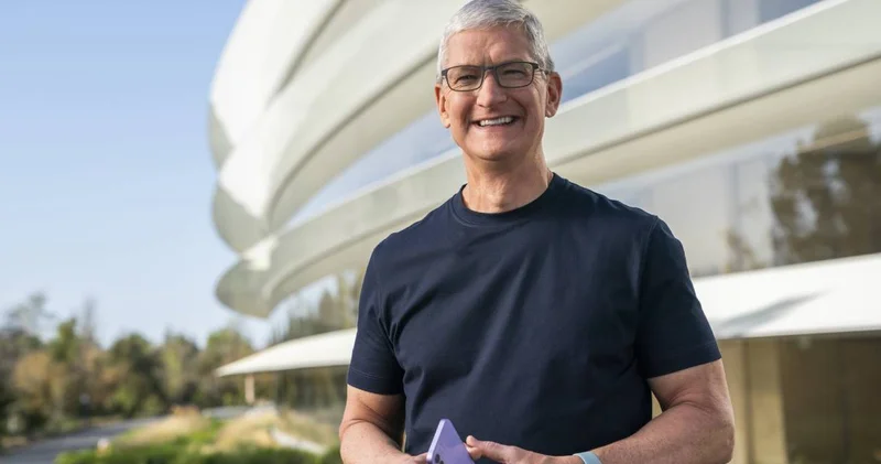 Apple CEO’su Tim Cook görevinden ayrılıyor