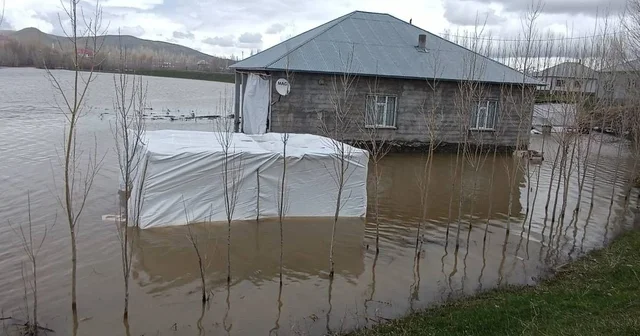 Ağrı da sağanak yağış sonucu dereler taştı Ağrı Haberleri