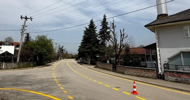 Çalıcuma Köyü nde yol çizgi çalışmaları tamamlandı Düzce Haberleri